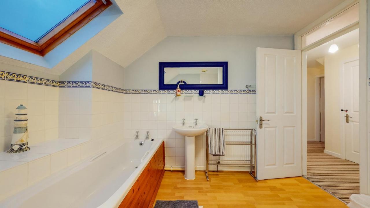 Jaw-Dropping Beach House In Anglesey Benllech Luaran gambar